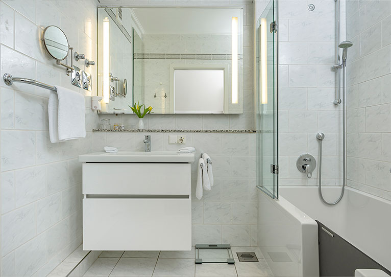 strandhotel_monbijou_traumdoppelzimmer_bad_seeblick_1